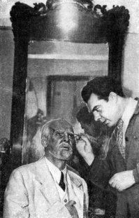 "оценить мастерство гримера, работавшего в то время, когда это искусство было еще не столь развито, как сегодня."(ц)  , да ладно , гримеры всегда хорошо работали , сейчас более компьютерной графикой злоупотребляют