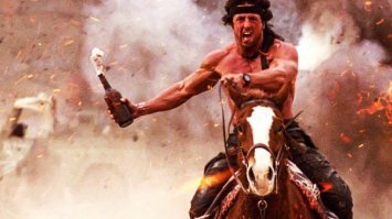 Проклятые комми, получите коктейль Молотова! Это вам за Вьетнам, мазер-факеры!