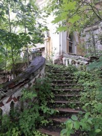 Тоже там были) Очень красиво, но разрушено...