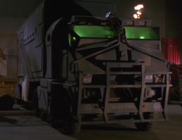 В юности мне оч нравился грузовик из фильма "Крепость". Брутальный, в стиле Безумного Макса.