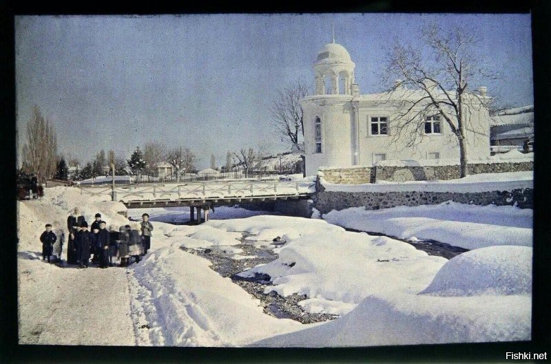 Спасибо огромное!!! 
Добавлю ещё несколько фото старой Ялты.
