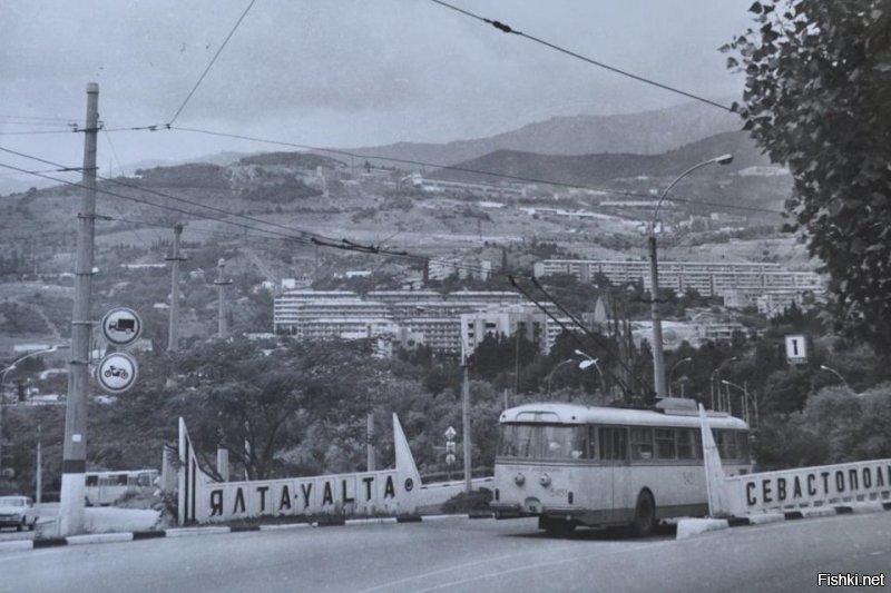 Спасибо огромное!!! 
Добавлю ещё несколько фото старой Ялты.