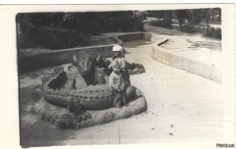 Спасибо огромное!!! 
Добавлю ещё несколько фото старой Ялты.