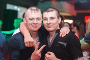 ого - петушки появились!!! учатся в тандеме ку-ка-ре-кать