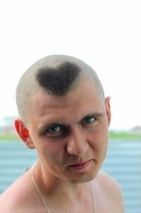 где то я подобную причёску уже видел.... )) бгггггггг))) но точно не на голове, и не у мужика.