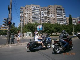 Это всё попса, вот как настоящие мото девушки выглядят