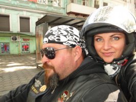 Это всё попса, вот как настоящие мото девушки выглядят