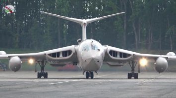 Авиатехник, который случайно взлетел на реактивном истребителе