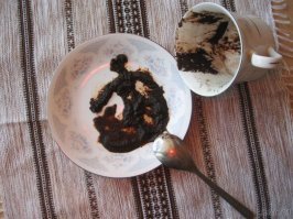 а может надо у полиции спросить ?
зачем здесь гадать? либо ей помогли, либо нет.
умирают физически сильные и крепкие люди, всего лишь оторвался тромб. о чем ваша статья ?