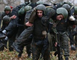 Использовать девиц как снайперов, как операторов РЛС и ЗРК еще куда ни шло ...но в линейной пехоте? Смазка для штыка...