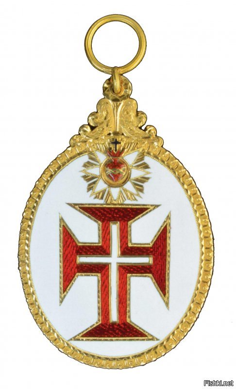 По 2 знака пиренейских тамплиеров: испанский орден св. Девы Монтезской и португальский орден Христа...