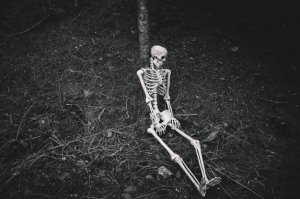 В России, в 90-х среди богатых были популярны такие стартапы. Вывозили человечка ночью в лесок и ... ну далее по тексту выше.