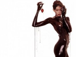 Сегодня Всемирный день шоколада.
Пускай у вас всё будет в шоколаде.