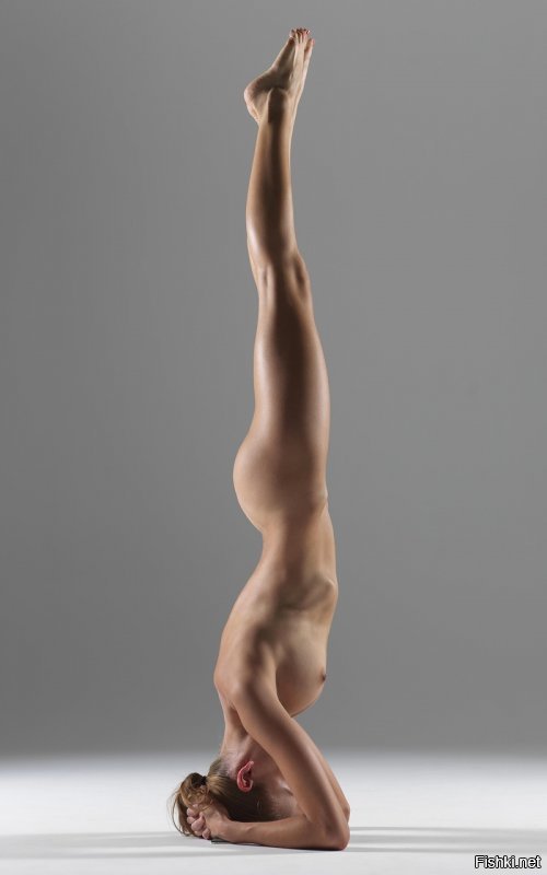 Очень похоже, что Nude Yoga Girl - бывшая соотечественница и Лободы и Королевой, Люба Шумейко (Хегре)