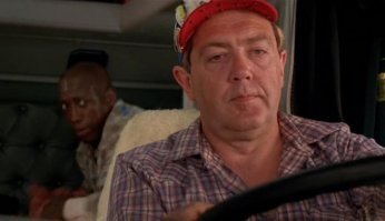 Когда пересматривал "Служителей закона" ещё подумал, что где-то видел этого дальнобойщика.