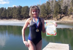 Учительница из Барнаула лишилась работы из-за фото в купальнике.