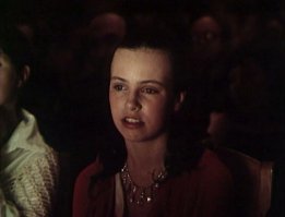 Сестру Тома сыграла Карина Мориц. Тоже ставшая актрисой. Сыграла в "Колье Шарлотты" Мэри. Трагически погибла в 2008 году.