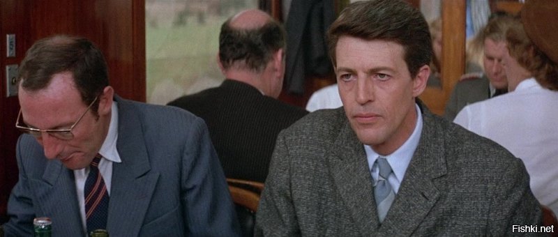 Узнал только 4...
"Форрест Гамп"
"Карты, деньги, два ствола"
"Леон"
"Ковбой Мальборо и Харлей Девидсон"

Встречный вопрос - что за известные фильмы, по одному кадру?