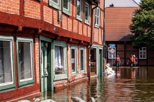 В ФРГ каждый день где то форт баярд