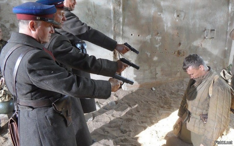 Разросся госаппарат....

В Советском Союзе было гораздо больше чиновников, чем до революции: на 1000 жителей в 1922 г. их было 5,2 (для сравнения   в 1913 г.   1,63); в 1928   6,9; в 1940   9,5; в 1950   10,2; в 1985   8,7. Соответственно, и возможностей для коррупции стало гораздо больше, чем прежде.

Так что бы победить надо снова ввести суды - тройки