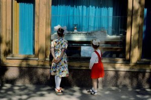 Я этим кораблём тоже любовался. По моему, это здание министерства морского и речного транспорта.