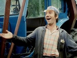 Тянем-потянем: трактор перевернулся на "Ниву"