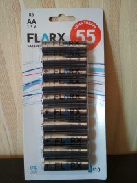 Светофор и Home Electric. В Москве Светофора нет, батареек таких я тоже в продаже не видел. Но то, что батарейки из Fix Price (55р за 10 штук) дерьмовые, это тоже факт. Если фотографировать со вспышкой, то хватит их буквально на 20 снимков. Ну и вообще, ваш Home Electric вроде как алкалиновые. А Flarx за 55 рублей - солевые.