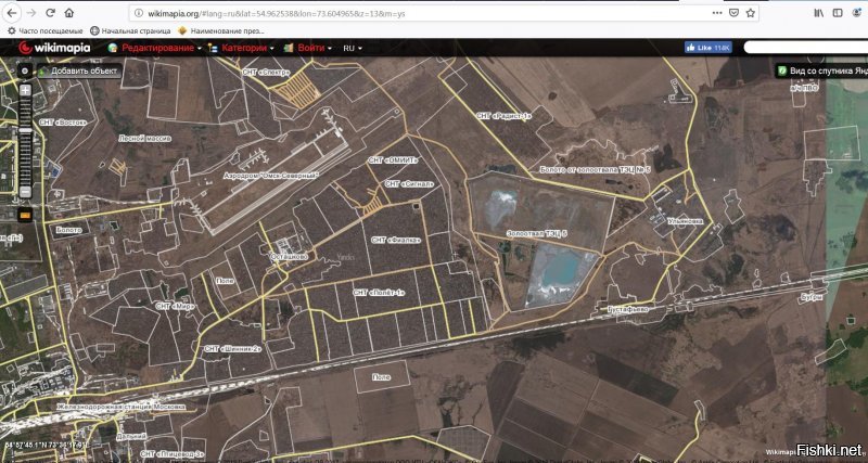 Именно зола.
Вот фото нескольких золоотвалов в Новосибирске и Омске, у упомянутого золоотвала, рядом с которым фотографируются, 1,5 километра в длину, у золоотвала омской ТЭЦ-4 аж 5 километров длина. 

У московской ТЭЦ-22 золоотвалы поменьше, и цвет не такой яркий из-за другого угля и других грунтов, но они тоже есть, почти километр занимают.

В строительстве используется не более 5% от золы в России.