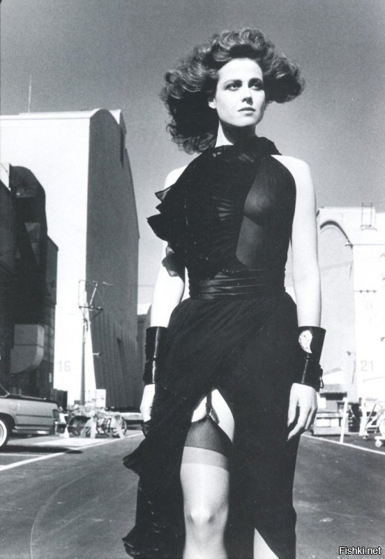Немного Sigourney Weaver от меня. источник