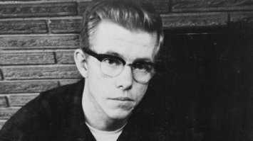 В "Умница Уилл Хантинг"  Мет Даймон не его играл? :)