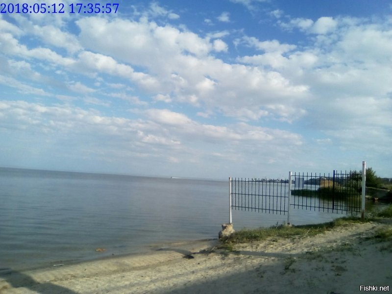А это Таганрог, точнее пляж возле моего дома))