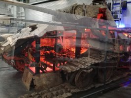 Вот он с последней фото,был на выходные в музее Spayer/Sinsheim Германия .Танк с Украины взорванный изнутри,по описанию Немцы взорвали свой танк когда покинули его !
