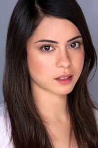 Собственно а нахрена? Мультяшки потому так и рисуются, что они мультяшки. Вон в фильме Алита на живую актрису натянули специально компьютерную маску, чтобы создать атмосферу манги.