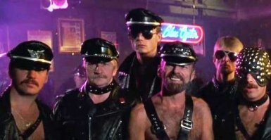 Боец Росгвардии попытался станцевать для коллег "стриптиз" и нарвался на проверку части