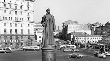 Маленькая фотоподборка московских контрастов пятидесятых-шестидесятых годов