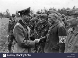 НУ скажем так сравнивать фотки ополчения (а то и партизан) и гансов образца 41 года глупо (уже зимой 41 выглядели они совсем не браво)). не надо этого пафоса. Армия Тодта, фольксштурм и другие полувоенные формирования, которые немцы в 45 бросили на убой и численность которых никогда не учитывалась в военных потерях тоже не щеголяли формой и выправкой..