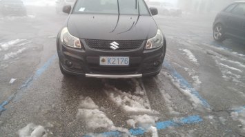 Путешествуя на авто по Италии выделили полдня отметиться в маленьком государстве Сан-Марино, с историческим центром на горе. Но, вся вершина оказалась в плотном тумане. Решили не сдаваться, переночевали в Римини и на следующий день снова приехали, не пожалели скомканного графика. Ощущение как будто в Нарнию попали, красиво, волшебно. Если специально ехал взглянуть на достопримечательность, то надо закладываться переждать неудачную погоду, а про ремонты узнавать заранее.