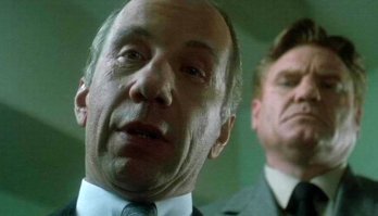 После того как он свалил, не видел его ни в одной картине, разве что только в "Красной жаре" он засветился секунд на 20...