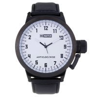 На какой руке часы - без разницы. Они идут всегда в одну сторону, хоть на ноге.
А вот смотря какие часы...
Например такие: