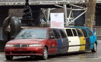 У меня такой же ноах. Но версии "лимузин" не видел