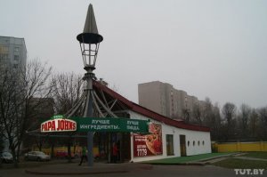 Ставлю жирный минус за ложь.Нет ни одной современной фотографии.Руины начала семидесятых. В Беларуси даже маневровых паровозов нет. а на снимках есть.Оккраина гоорода ул. Химзаводская. Нет такой улицы. Хим завод вынесен за пределы города километров минимум на 8, думаю больше. И троллейбус идет просто по чистому полю,где люди не живут...Для полноты картины гомельская ЛЭП. Так и там люди не живут. Пром зона.Станция институт культуры снимок 91го года.