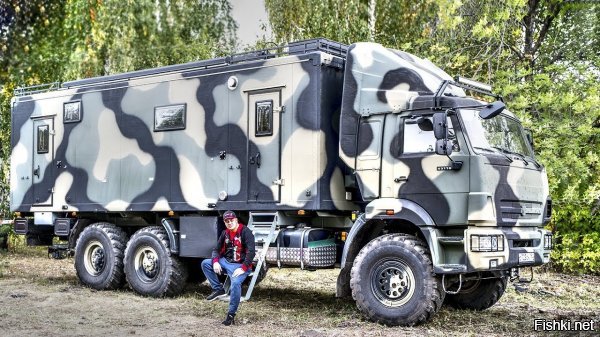 Дом на колесах для бездорожья в стиле милитари