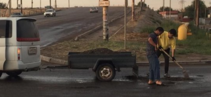Не вижу каментов про рукожопых кладущих асфальт в лужу