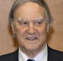 Вот же ж, бл@!
Проффесор - "Янек", после "фейсаппа" стал похож на профессора Сергея Петровича Капицу...  Что вообще ни в какие ворота не лезет!