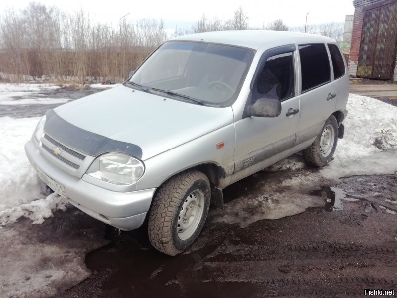 И Нива после такого "тюнинха" перестала быть Нивой . Нива - это в первую очередь внедорожник. Вот моя Нива была. И я снова в этом году решил взять Ниву, только Шниву :).