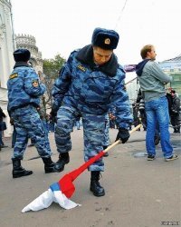 Ты такой воинственный, аж жуть берёт...
А ни чего не хочешь этому человеку, что-нибудь сказать?