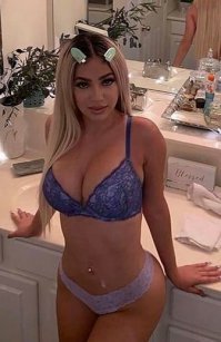 хорошенькая такая яжемамочка...   не отказался б