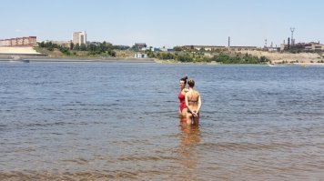 Ну, как минимум, две бабки были....