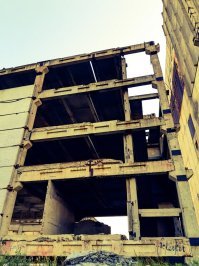 панельно каркасное здание в таком состоянии для суицидников самое то