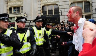 Тем временем в Лондоне...